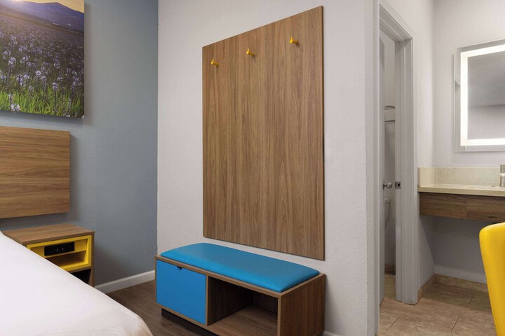 Room 29 of 40