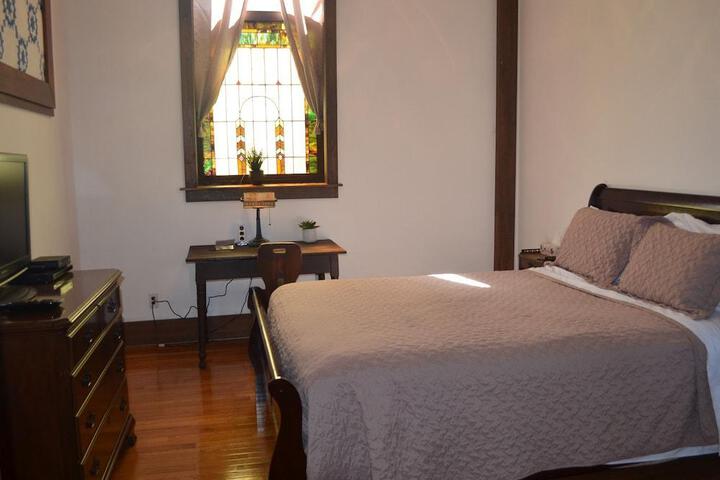 McGrady Inn - Bed & Breakfast