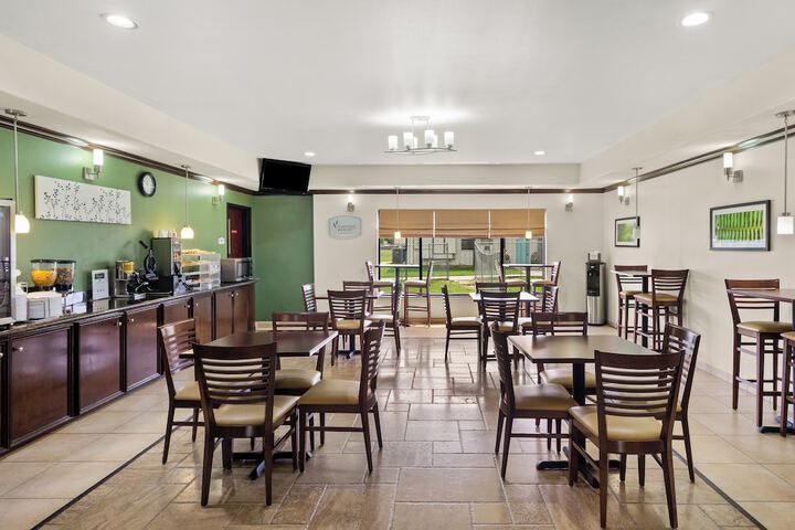 Sleep Inn & Suites Bush Intercontinental - IAH East