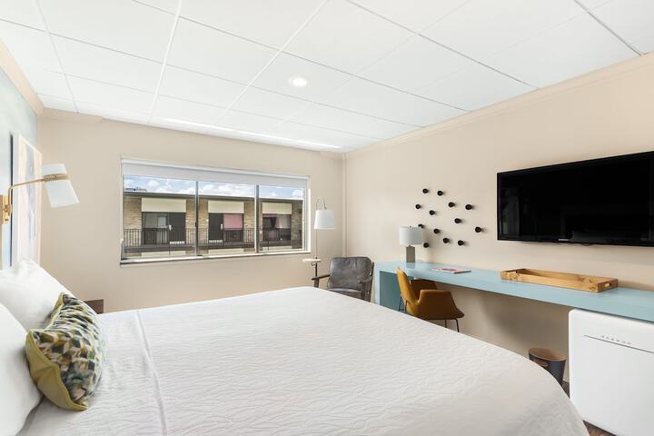 Room 62 of 250