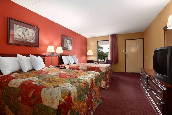 Room 16 of 34