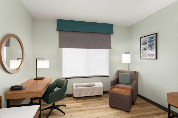 Wingate Suites by Wyndham Mansfield