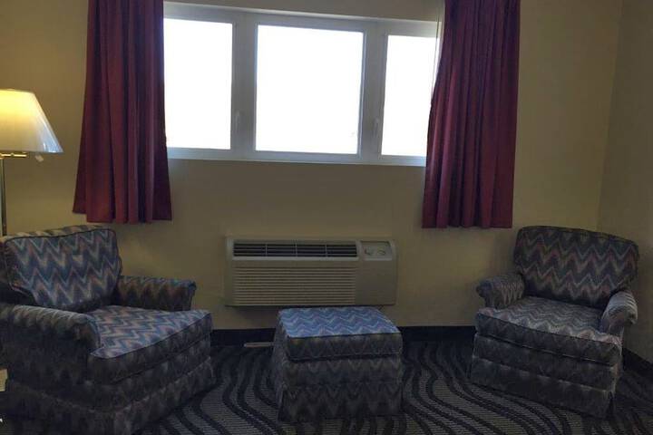 Room 8 of 40