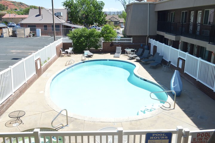 Pool 4 of 50