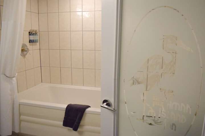 Room 43 of 65