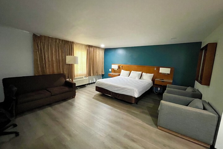 Room 19 of 39