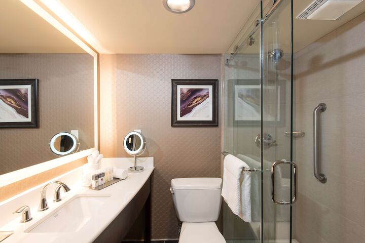 DoubleTree by Hilton Schenectady Downtown