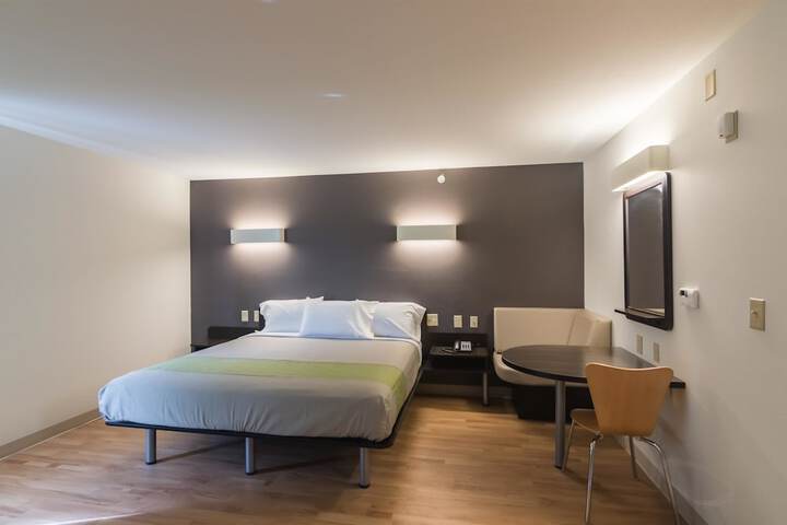 Room 12 of 32