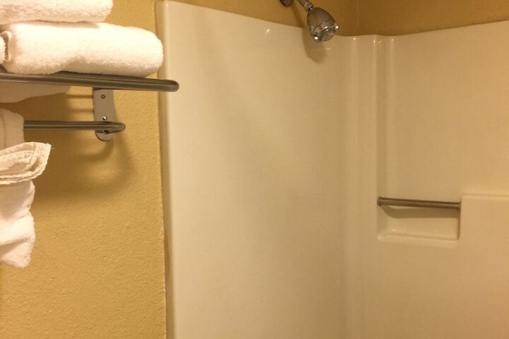 Econo Lodge White Pine Morristown I-81 & I-40 Split
