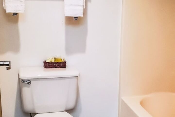 Room 33 of 57