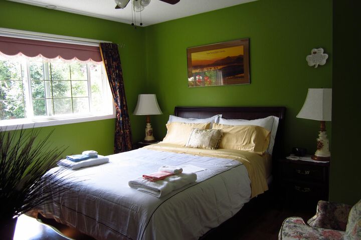 Room 4 of 25