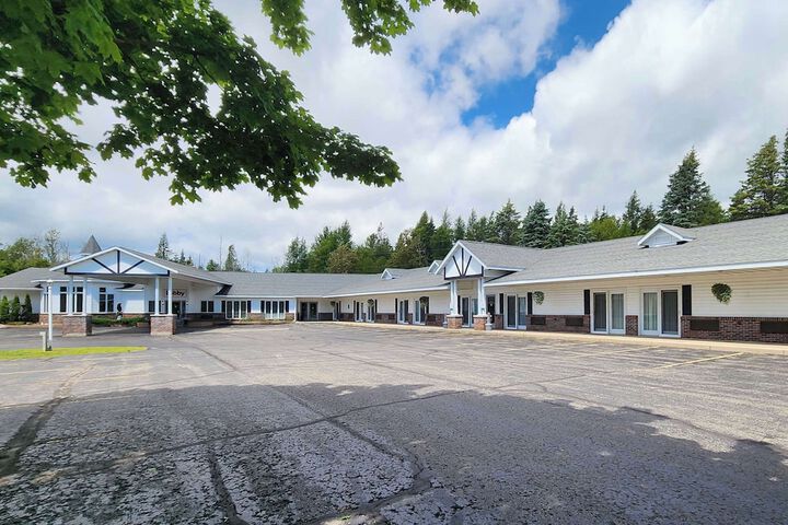 Hotel 5 of 80