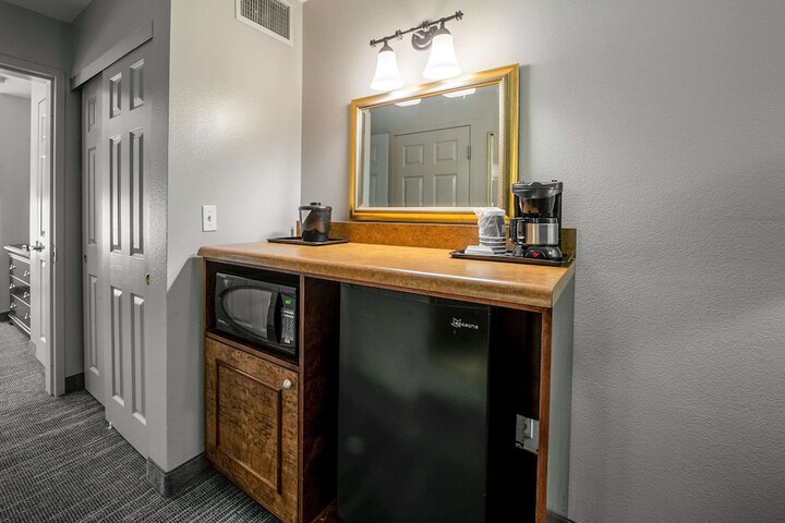 Room 83 of 104