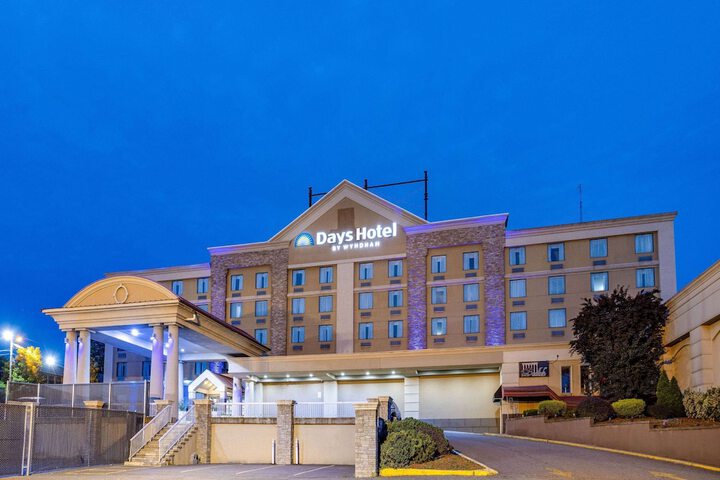 Days Hotel by Wyndham North Bergen / NYC Area
