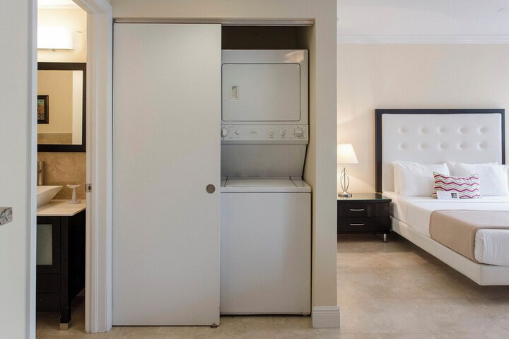 Room 115 of 128