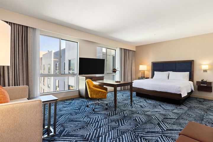 Hampton Inn & Suites Los Angeles - Glendale