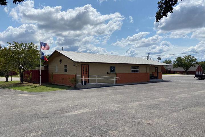 Redbud Inn
