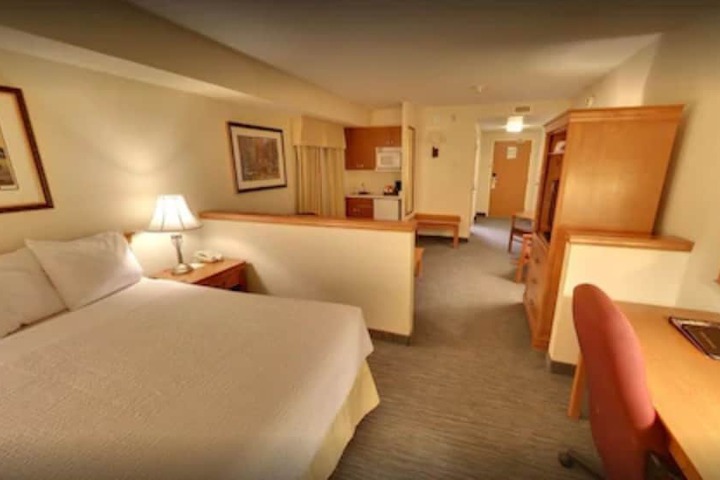 Room 34 of 77