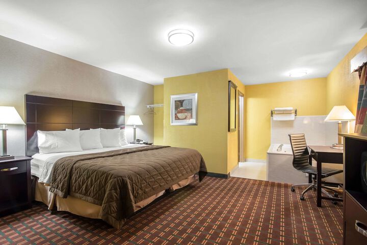 Room 27 of 34