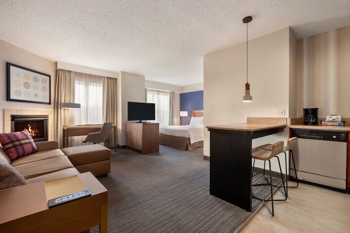 Room 21 of 37