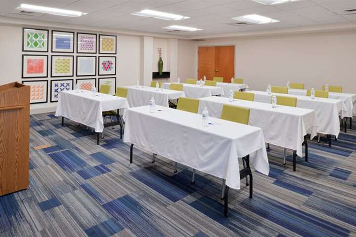 Holiday Inn Express Hotel & Suites Mooresville - Lake Norman by IHG