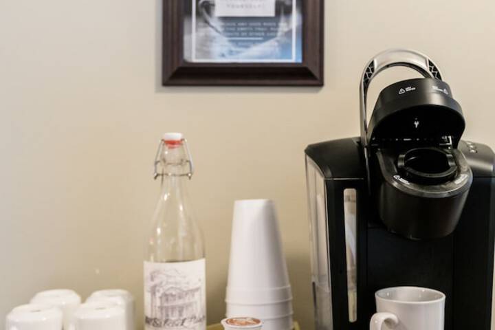 Breakfast/Coffee Service 84 of 96