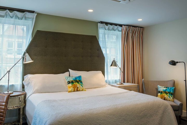 Room 21 of 25
