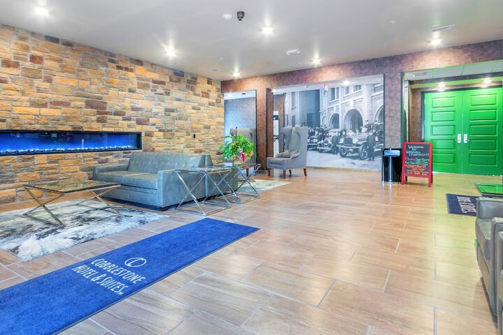 Cobblestone Hotel and Suites Janesville