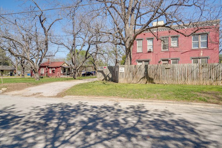 Downtown Schertz Vacation Rental Near Restaurants!