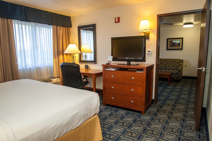 Room 12 of 50
