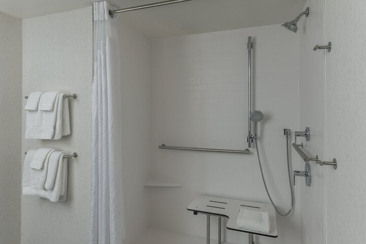 Holiday Inn Kingston Waterfront by IHG