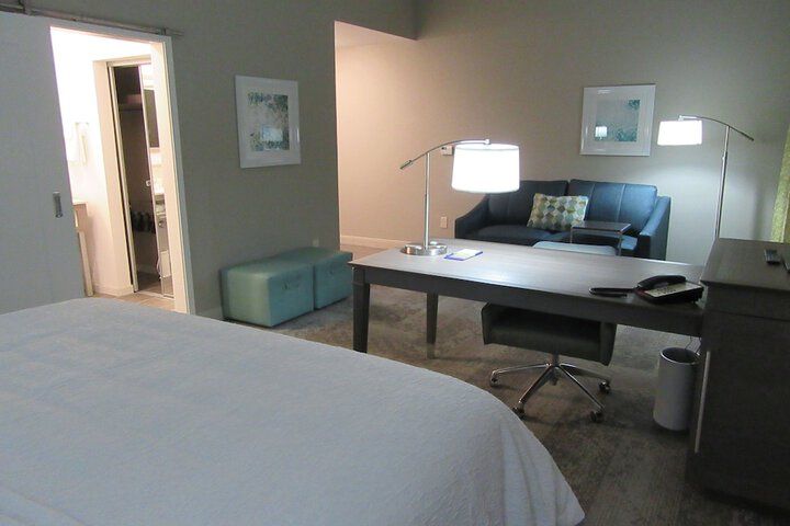Room 27 of 72