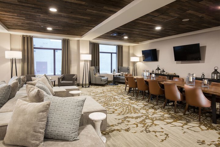 Pomeroy Inn & Suites Prince George
