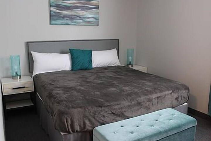 The Acorn Suites
