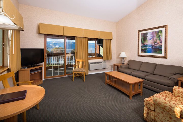 Room 53 of 100