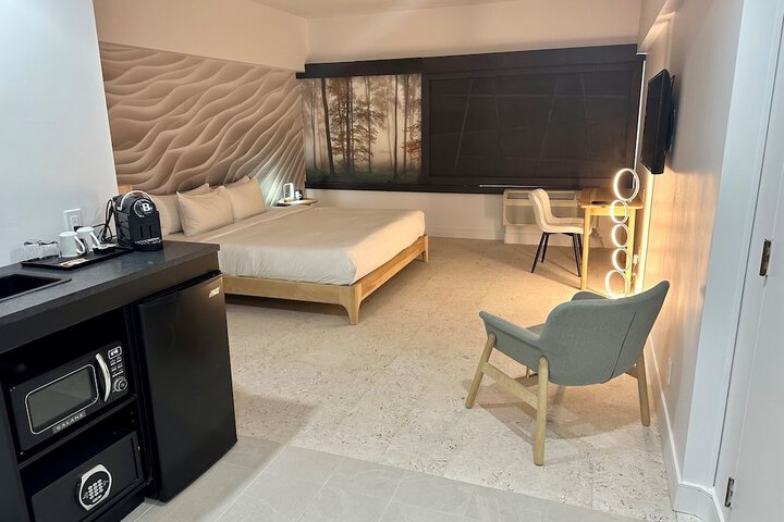 Room 34 of 48