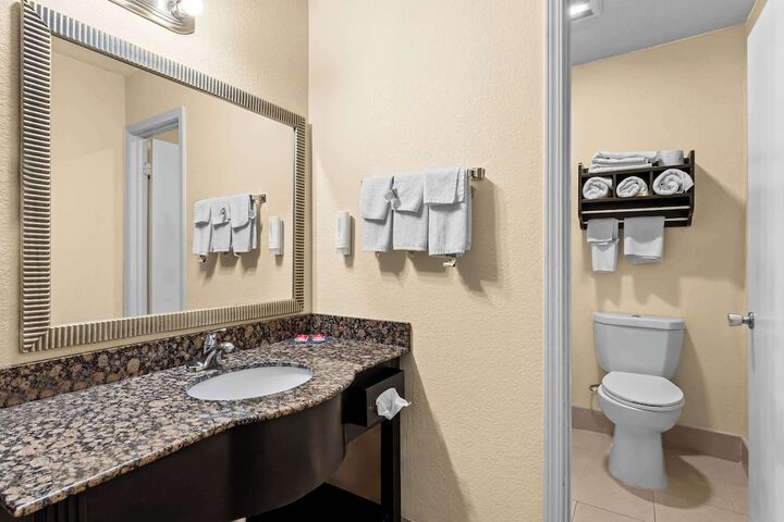 Econo Lodge Inn & Suites Santa Rosa