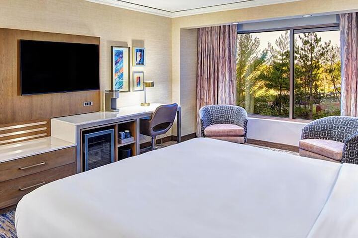 Mystic Lake Casino Hotel