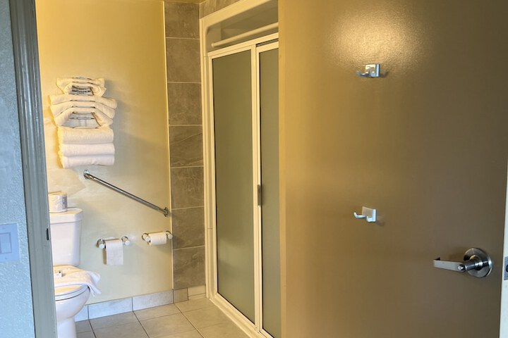 Room 44 of 60
