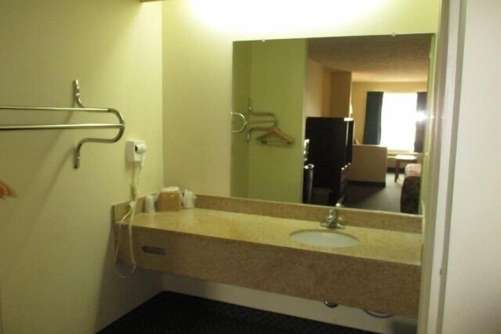 Room 17 of 30