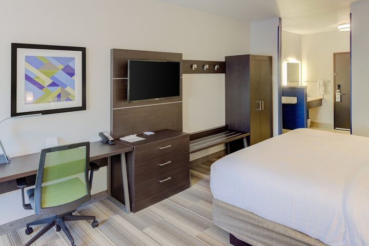 Holiday Inn Express Newberg - Wine Country by IHG
