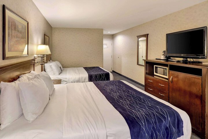 Room 70 of 83