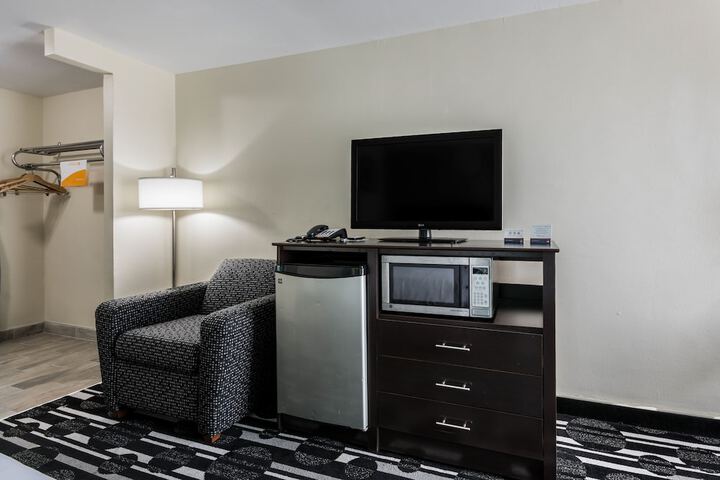 Room 12 of 16