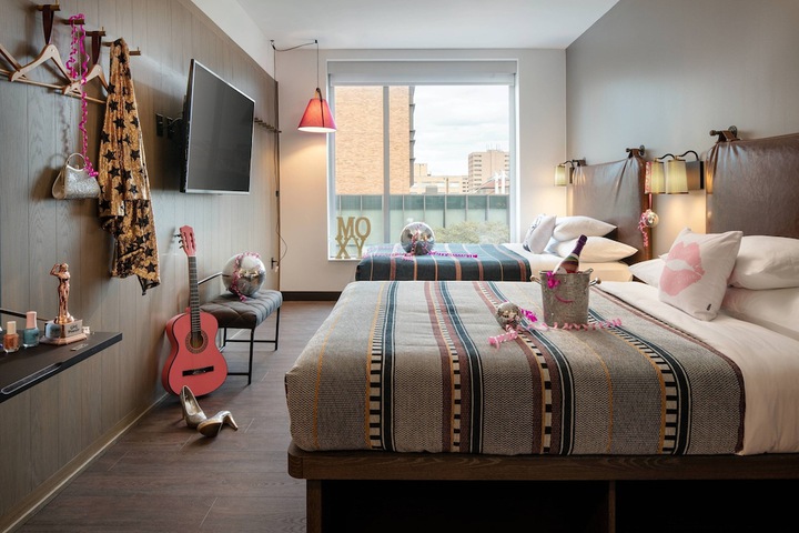 Room 26 of 73