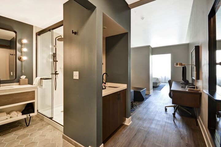 Room 41 of 69
