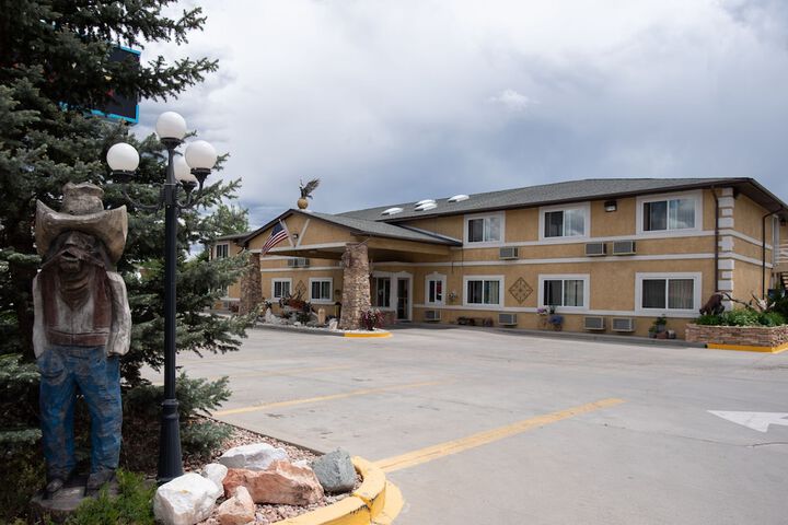 Hotel 12 of 100