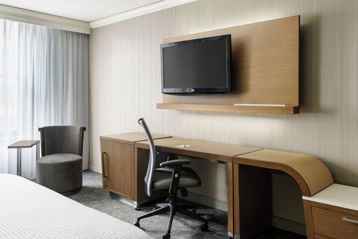 Room 28 of 80
