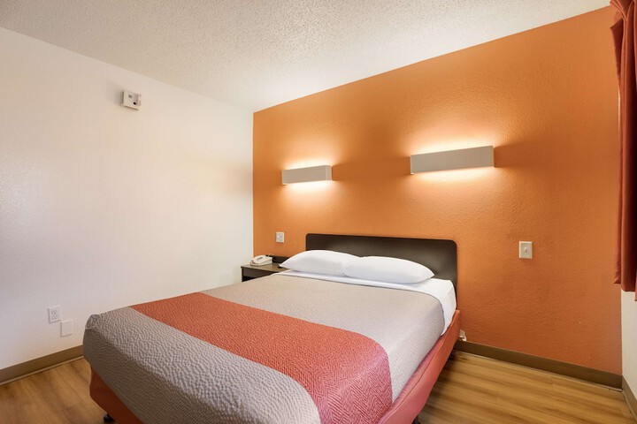 Room 34 of 34
