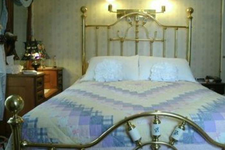 Nichols Guest House B & B
