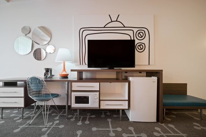 Room 11 of 29